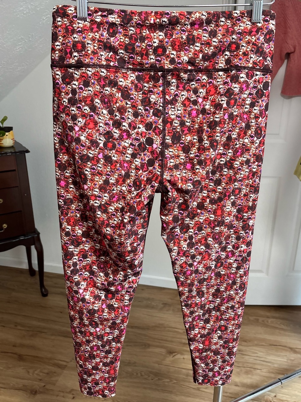 Victoria Sport high rise leggings with gemstones pattern. Size large - Picture 2 of 9